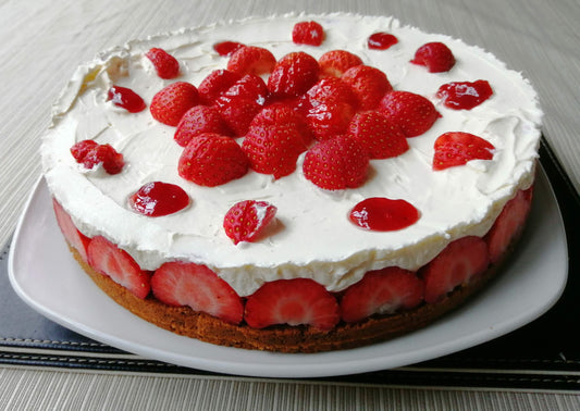No-Bake Cheesecake with strawberry decoration recipe by Kaioss Games